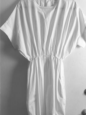 Banana Republic White Summer Dress size medium- worn once